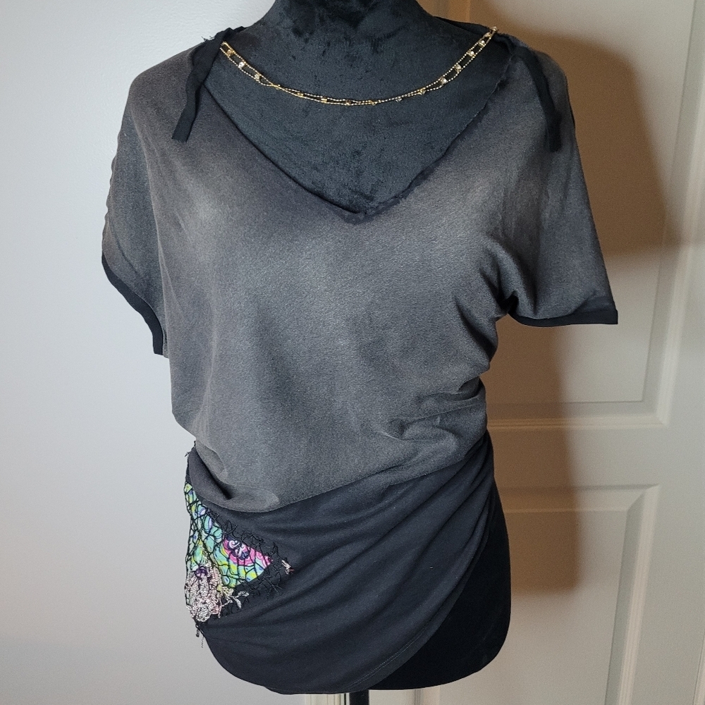 ARATTA Asymetric Top With Graphic Detail. NWT.